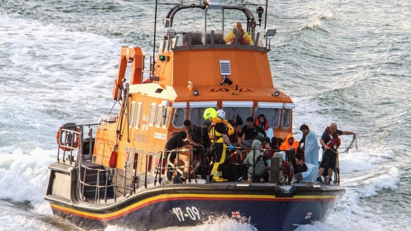 Nearly 30,000 Migrants Crossed Channel to UK Last Year