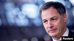 Perdana Menteri Belgia Alexander De Croo tiba untuk menghadiri pertemuan puncak para pemimpin Uni Eropa di Brussels, Belgia, 15 Desember 2022. (Foto: REUTERS/Johanna Geron)