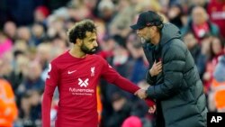 Salah, hagu, Klopp, dama (Ba a wannan wasan lamarin ya faru ba. Mun yi amfani da hoton ne don nuna misali.)