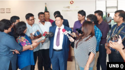 ঢাকায় পররাষ্ট্র মন্ত্রণালয়ে সাংবাদিকদের সাথে কথা বলছেন বাংলাদেশের পররাষ্ট্রমন্ত্রী ড. এ কে আব্দুল মোমেন। ১৯ জুন, ২০২৩। 