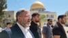 Menteri Keamanan Nasional Israel Itamar Ben-Gvir mengunjungi kompleks Al-Aqsa yang juga dikenal oleh orang Yahudi sebagai Temple Mount, di Kota Tua Yerusalem pada 13 Agustus 2024. (Foto: via Reuters)