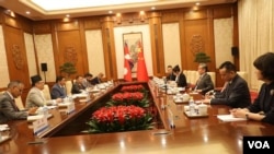 尼泊尔外长施雷斯塔与中国外长王毅在北京举行会谈。（尼泊尔外交部提供）