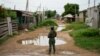 Imagen de archivo de un soldado hace guardia durante una operación conjunta policial y militar en un barrio de bajos ingresos, mientras el gobierno continúa su ofensiva contra las bandas criminales, en Durán, Ecuador, el 1 de febrero de 2024