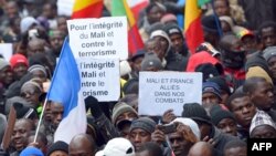 "Mali et France alliés dans nos combats", demandait la diaspora malienne en 2013 dans les rues de Paris.