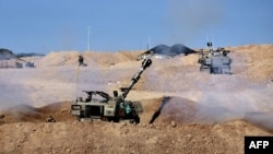 حملات توپخانه ای ارتش اسرائیل علیه حماس در غزه. آرشیو
