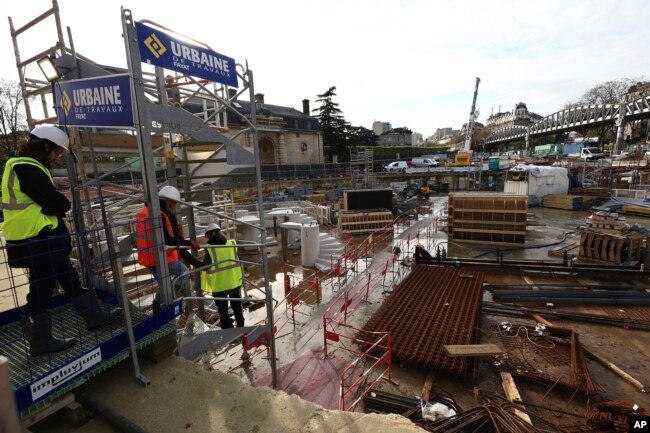 FILE - The water storage tank is under construction for the Seine River on Nov. 29, 2023, in Paris. (AP Photo/Aurelien Morissard, File)