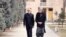 Abdullah Abdullah (kiri) dan Hamid Karzai tetap berada di Kabul sejaka Taliban kembali menguasai Afghanistan. (Foto: Courtesy of Dr. Abdullah Facebook page)