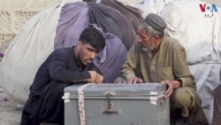 افغان مہاجرین کی واپسی؛ 'وہاں تھوڑا سکون تو ہوگا، ادھر کوئی پیسے نہیں مانگتا'
