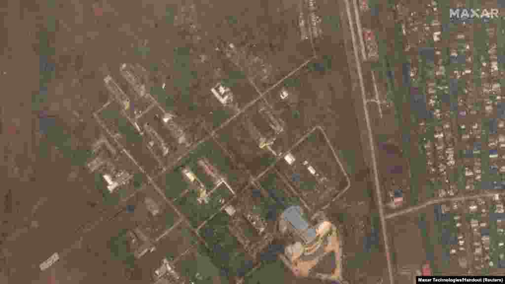 အင်အားပြင်ဆိုင်ကလုံး"မိုခါ" မဝင်ရောက်မီနဲ့ ဝင်ရောက်အပြီး ရခိုင်ပြည်နယ် စစ်တွေမြို့က စစ်တွေတက္ကသိုလ်ကို ဝေဟင်မှတွေ့ရစဉ် (ဖေဖော်ဝါရီ ၁၇ >&nbsp;မေ ၁၅၊ ၂၀၂၃)