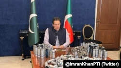 په تېرو څو ورځو کې په لاهور کې د عمران خان د کور نه بهر د هغه د پلویانو او د امنیتي ځواکونو ترمنځ جنګونه هم شوي دي