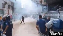 গাজীপুরে বেতন-ভাতার দাবিতে শ্রমিকদের বিক্ষোভ—পরিস্থিতি নিয়ন্ত্রণে পুলিশের সাউন্ড গ্রেনেড নিক্ষেপ