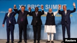 BRICS Zirvesine katılan liderler (soldan sağa: Brezilya Cumhurbaşkanı Luis Inacio Lula, Çin Cumhurbaşkanı Xi Jinping, Güney Afrika Cumhurbaşkanı Cyril Ramaphosa, Hindistan Başbakanı Narendra Modi, Rusya Dışişleri Bakanı Sergey Lavrov)