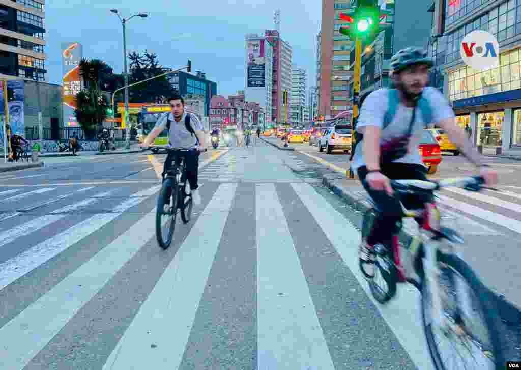 Frente a los casos de inseguridad, la Secretaría de Movilidad ha desarrollado la iniciativa Registro Bici Bogotá, una herramienta implementada desde 2018 que permite identificar a los propietarios de cada bicicleta en la ciudad.&nbsp;
