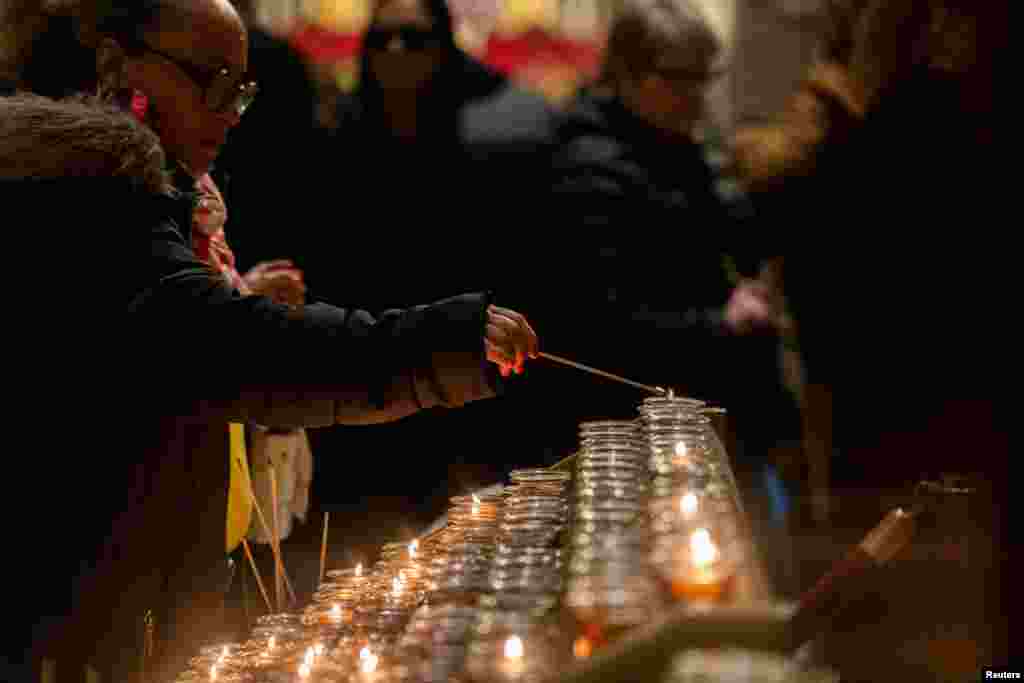 Las celebraciones religiosas son tradicionales durante la Navidad. En la iglesia de San Patricio, Nueva York, se realiza una de las misas más concurridas de la gran manzana.&nbsp;