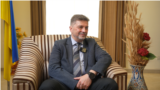 Посол України в Індії Олександр Поліщук — генерал-майор запасу, який до недавнього часу обіймав посаду заступника міністра оборони України. 