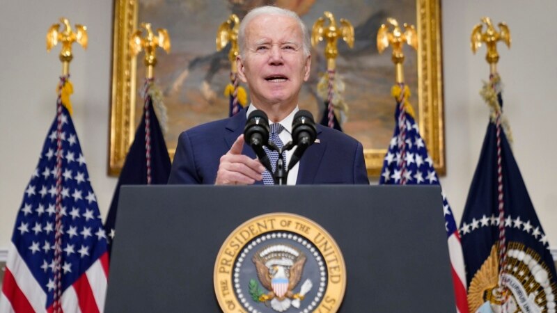 Biden dice que tengan confianza en los bancos tras colapso de Silicon Valley Bank