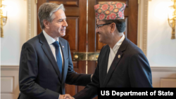 資料照片:美國國務卿安東尼·布林肯2023年10月30日會見到訪的尼泊爾外交部長納拉揚·普拉卡什·薩烏德 (美國國務院)