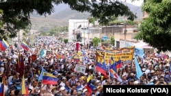 Vista general de la concentración de la oposición política venezolana para promover la candidatura de Edmundo González Urrutia en La Victoria, Aragua, el sábado 18 de mayo de 2024.