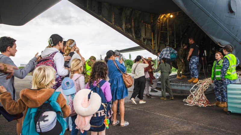 Pesawat Pertama Mulai Evakuasi Wisatawan di Kaledonia Baru