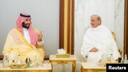 محمدبن سلمان، ولیعهد عربستان سعودی، و محمدشهباز شریف، نخست‌وزیر پاکستان
(عکس از آرشیو)