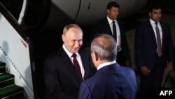 Presidente russo, Vladimir Putin chega ao Azerbaijão.