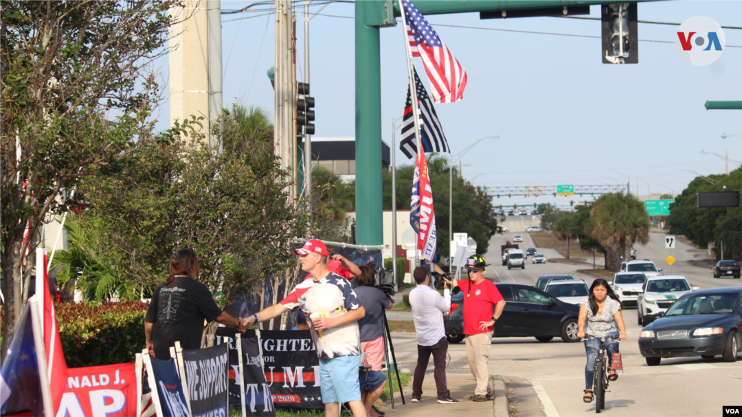 En Fotos | Seguidores de Donald Trump en Florida salen a las calles a manifestar su apoyo al expresidente