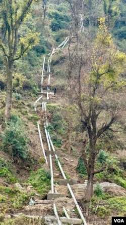 An extensive network of pipes has been laid in Himachal Pradesh state to reach piped water to villages. (Rakesh Kumar/VOA)