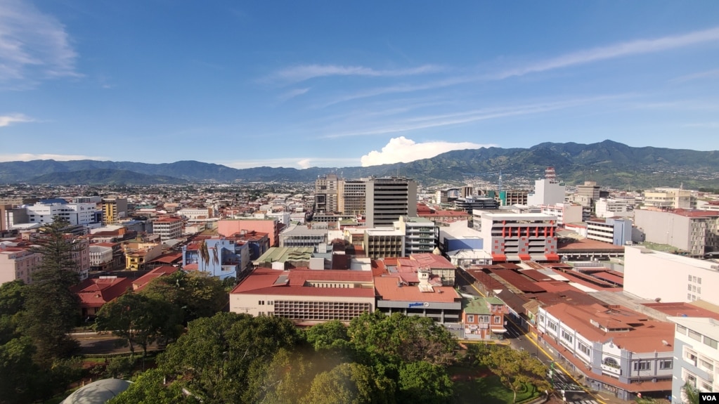 Dos países centroamericanos figuran en las primeras posiciones sobre expectativas de crecimiento para este 2023, Costa Rica le sigue a Panamá en pujanza económica. Vista panorámica de San José muestra las nuevas infraestructuras. [Foto: Tomás Guevara, VOA]