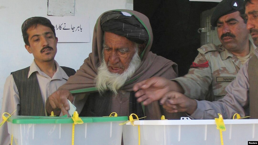 انتخابات سرتاسری پاکستان روز پنجشنبه گذشته برگزار شد و نتایج آن ۶۰ ساعت پس از پایان روند رای‌دهی اعلان شد
