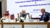 El príncipe heredero de Arabia Saudita, Mohammed bin Salman Al Saud, el primer ministro de India, Narendra Modi, y el presidente de EEUU, Joe Biden, asisten al evento de la Asociación para la Infraestructura e Inversión Global en Nueva Delhi, India, el 9 de septiembre de 2023. 