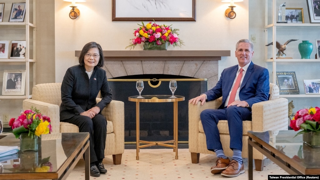美国会众议院议长麦卡锡与台湾总统蔡英文在加州的里根总统图书馆举行会晤。（2023年4月6日）(photo:VOA)
