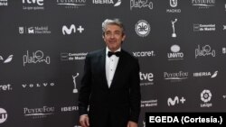 El actor Ricardo Darín, que protagoniza "Argentina, 1985", posa en la alfombra roja de los Premios Platino este 22 de abril de 2023.