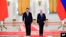 俄罗斯总统普京在大克里姆林宫举行正式仪式，欢迎中国国家主席习近平。(2023年3月21日)