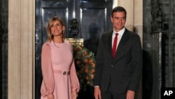 FILE - Spanish Prime Minister Pedro Sanchez and his wife, Begona Gomez, arrive at 10 Downing Street in London, Dec. 3, 2019.