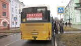 Гранатирање со часови: Цивили бараат начин да избегаат од реонот на Бахмут