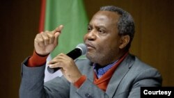 Alexis Sinduhije atwara umugambwe MSD utavuga rumwe n 'ubutegetsi bw'Uburundi 