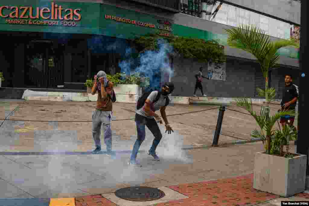 Young people from the poor areas of Caracas took to the streets to protest against the presidential election results that declared Nicolas Maduro the winner, July 29, 2024.