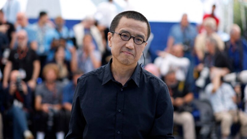 Chinese artists caught between Beijing, desire for Western success   