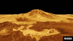 This computer-generated 3D model of Venus’ surface shows the summit of Maat Mons, the volcano that is exhibiting signs of activity. (Credits: NASA/JPL-Caltech)