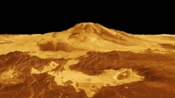 This computer-generated 3D model of Venus’ surface shows the summit of Maat Mons, the volcano that is exhibiting signs of activity. (Credits: NASA/JPL-Caltech)