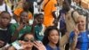 Adeptas de Cabo Verde torcem pela seleção durante jogo do CAN 2023. Costa do Marfim 