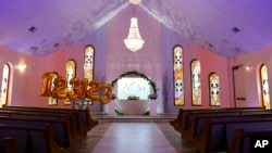 Decorations adorn The Wedding Chapel at Vegas Weddings on Tuesday, Dec. 19, 2023, in Las Vegas. (Bizuayehu Tesfaye/Las Vegas Review-Journal via AP)