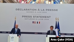 Presidenti Biden duke folur gjatë konferencës së përbashkët për shtyp me presidentin francez Macron