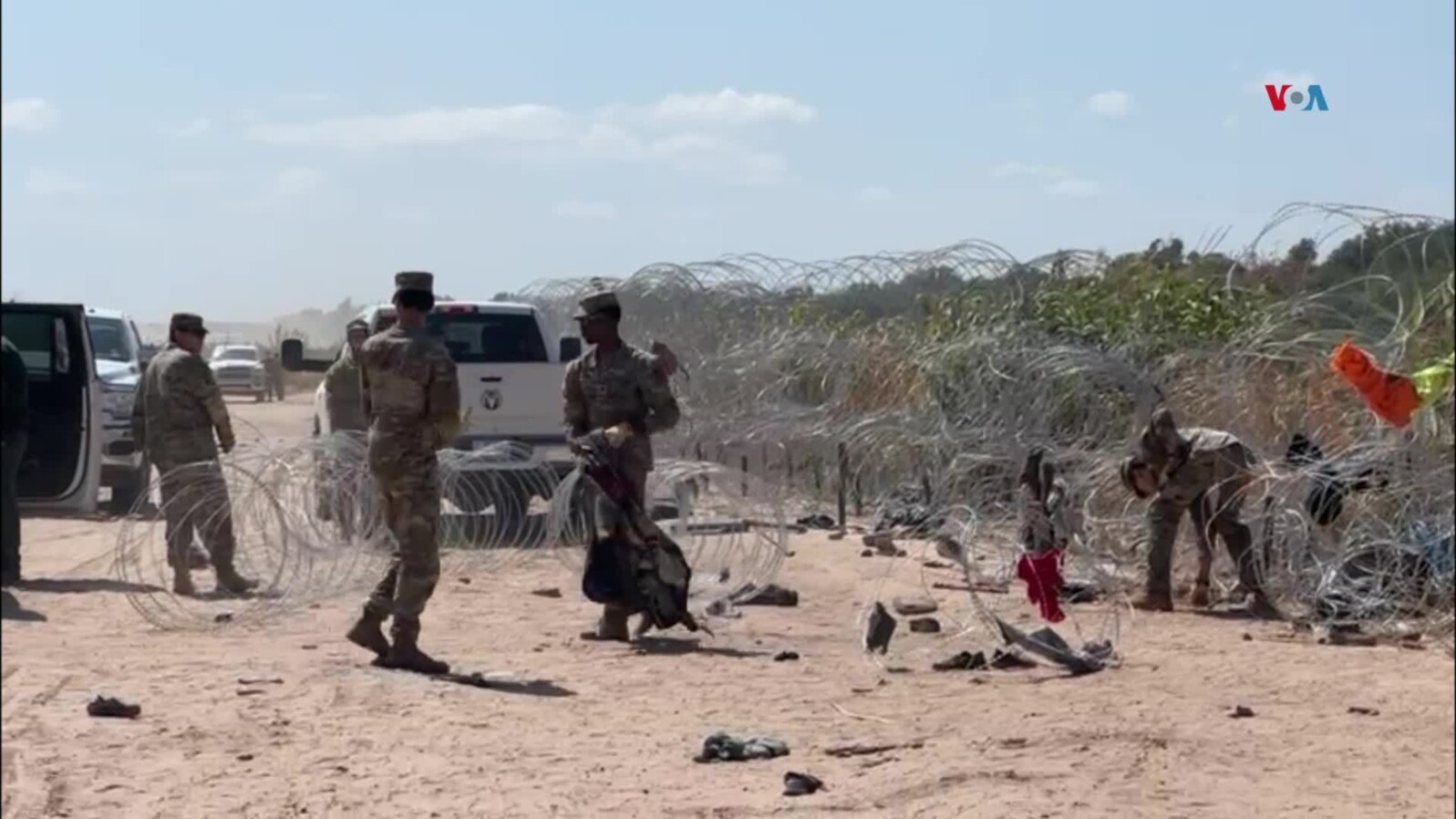 Guardia Nacional remueve porción del alambre que había sido usado por los migrantes para cruzar y comienzan a reemplazarlo con uno nuevo