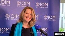 La recién elegida directora general de la Organización Internacional para las Migraciones (OIM), Amy Pope, asiste a una conferencia de prensa después de su elección al frente de la agencia de migración de las Naciones Unidas en Ginebra, Suiza, el 15 de mayo de 2023.