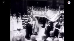 Video de archivo de la coronación de la reina Isabel II