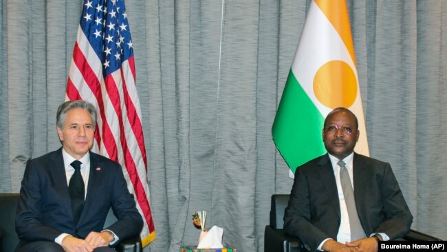 ABD Dışişleri Bakanı Antony Blinken, 16 Mart'taki Nijer ziyareti sırasında Nijer Dışişleri Bakanı Hassoumi Massoudou ile görüşmüştü.