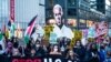 Sejumlah demonstran pro-Palestina berkumpul di Kota New York, dalam aksi protes pada 16 Desember 2023. (Foto: Reuters/Eduardo Munoz)