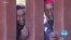 ወደ አሜሪካ ለመግባት የሚሞክሩ ስደተኞች ሳን ዲያጎ ድንበር ላይ እየተጠባበቁ ነው