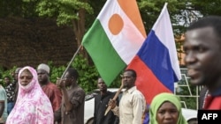 Le Mali comme le Niger se sont rapprochés de la Russie après l'arrivée au pouvoir de régimes militaires hostiles aux pays occidentaux et accueillent des instructeurs russes.